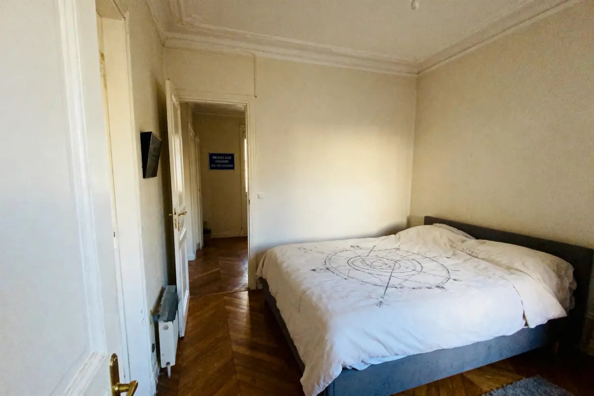Comment positionner son lit dans la chambre pour bien dormir ?